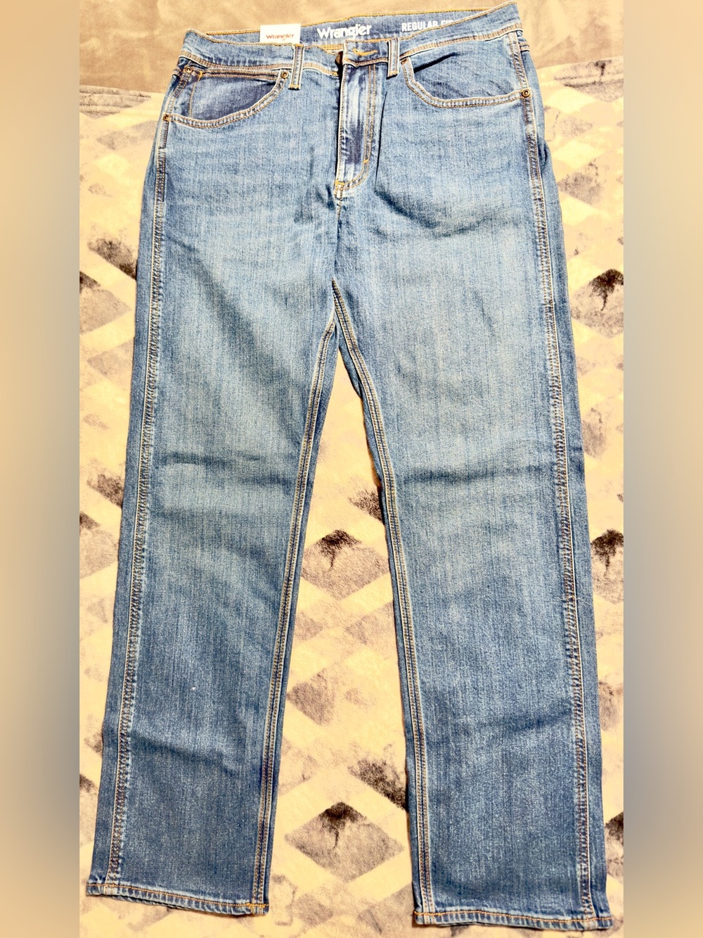 Wrangler Men's Straight Jeans in Light Blue Denim boy